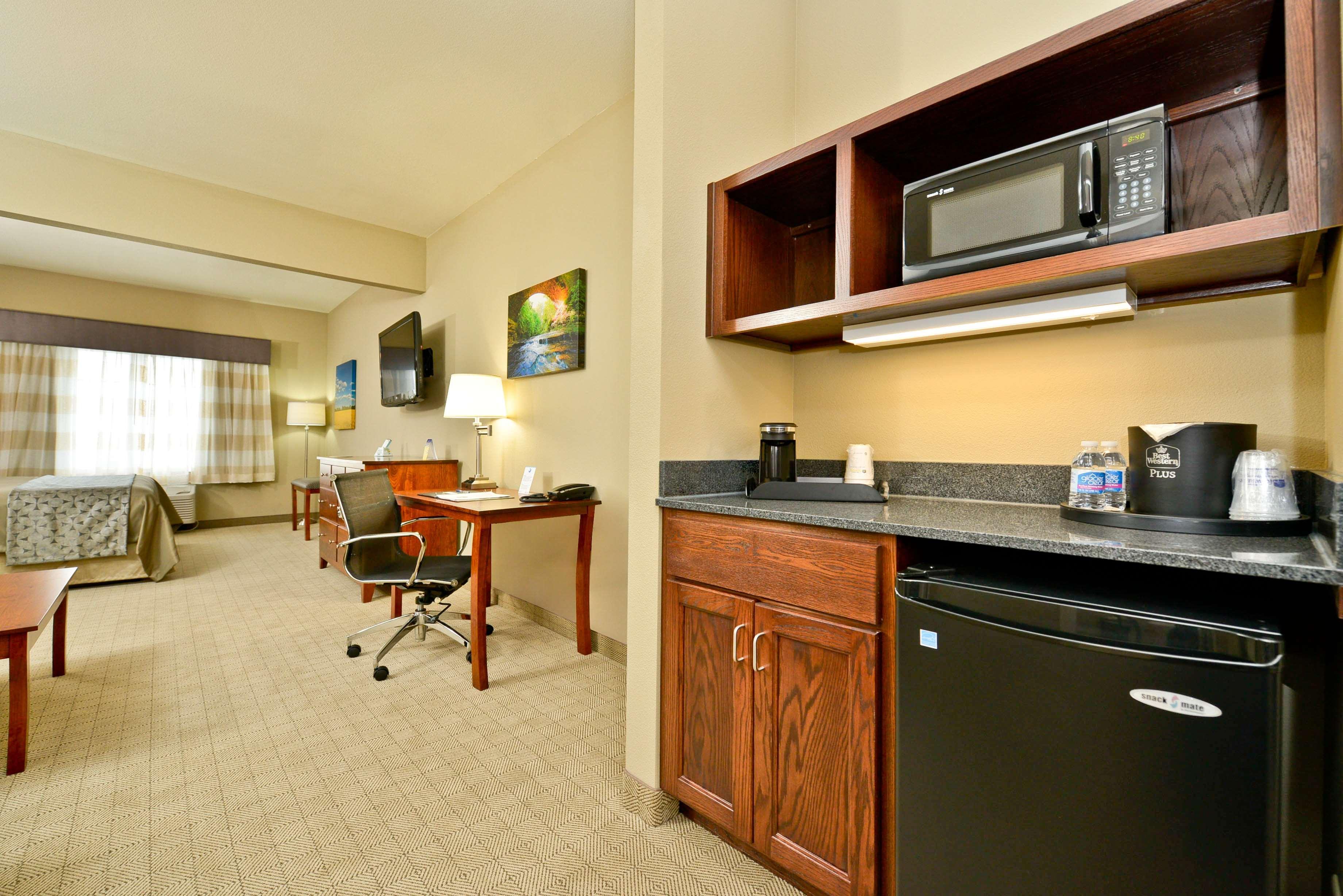 Best Western Plus Green Mill Village Hotel & Suites Arcola Kültér fotó