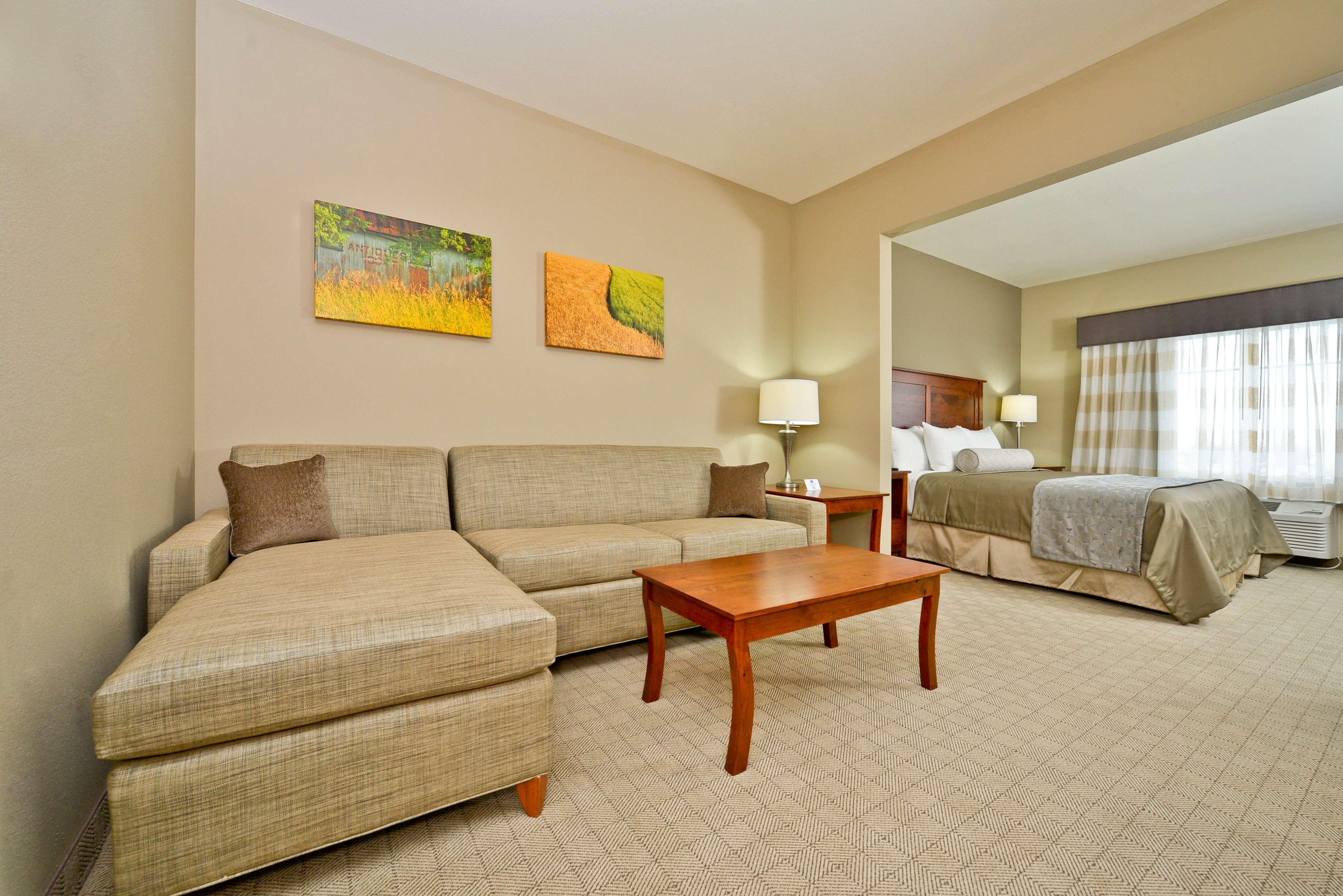 Best Western Plus Green Mill Village Hotel & Suites Arcola Kültér fotó