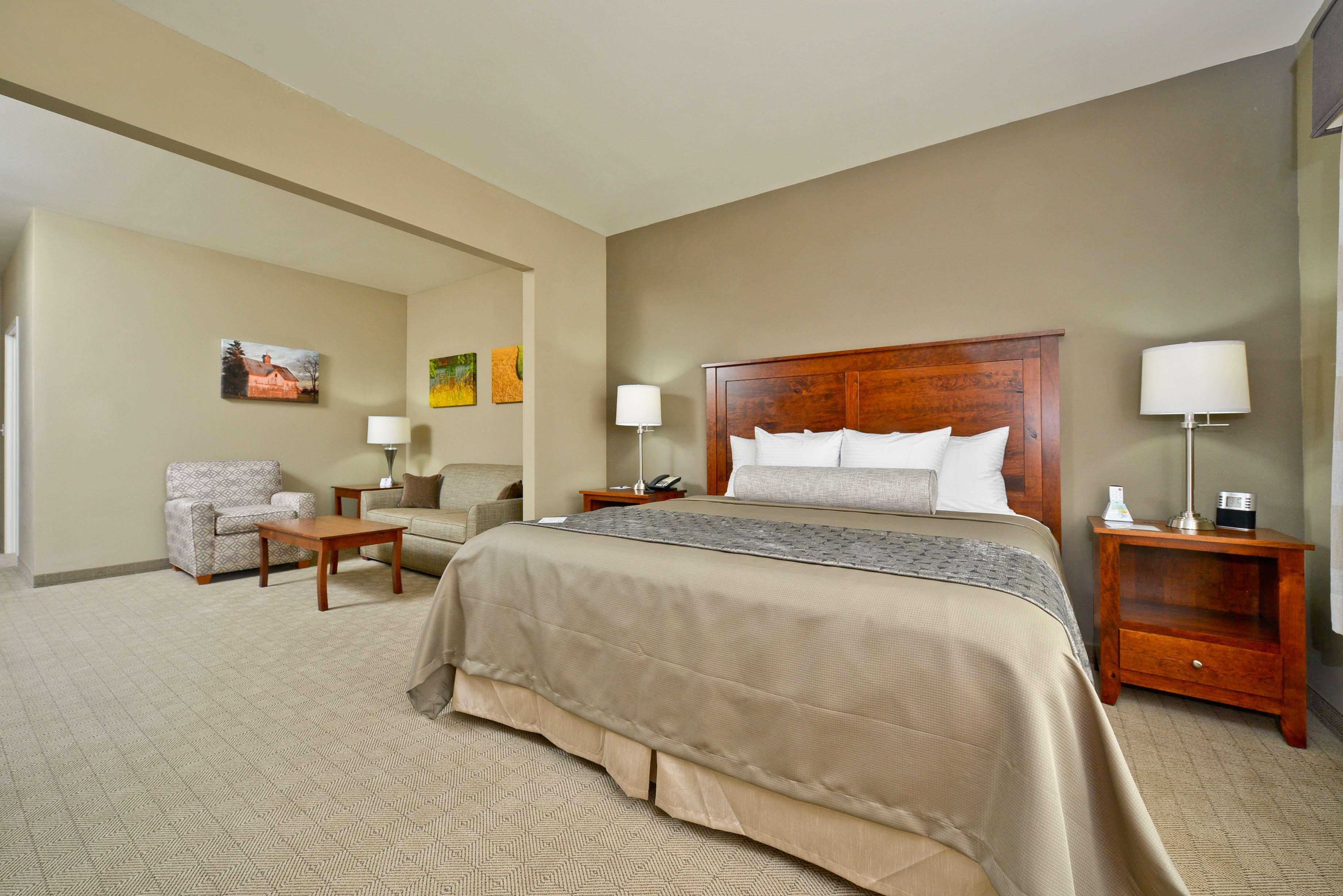 Best Western Plus Green Mill Village Hotel & Suites Arcola Kültér fotó