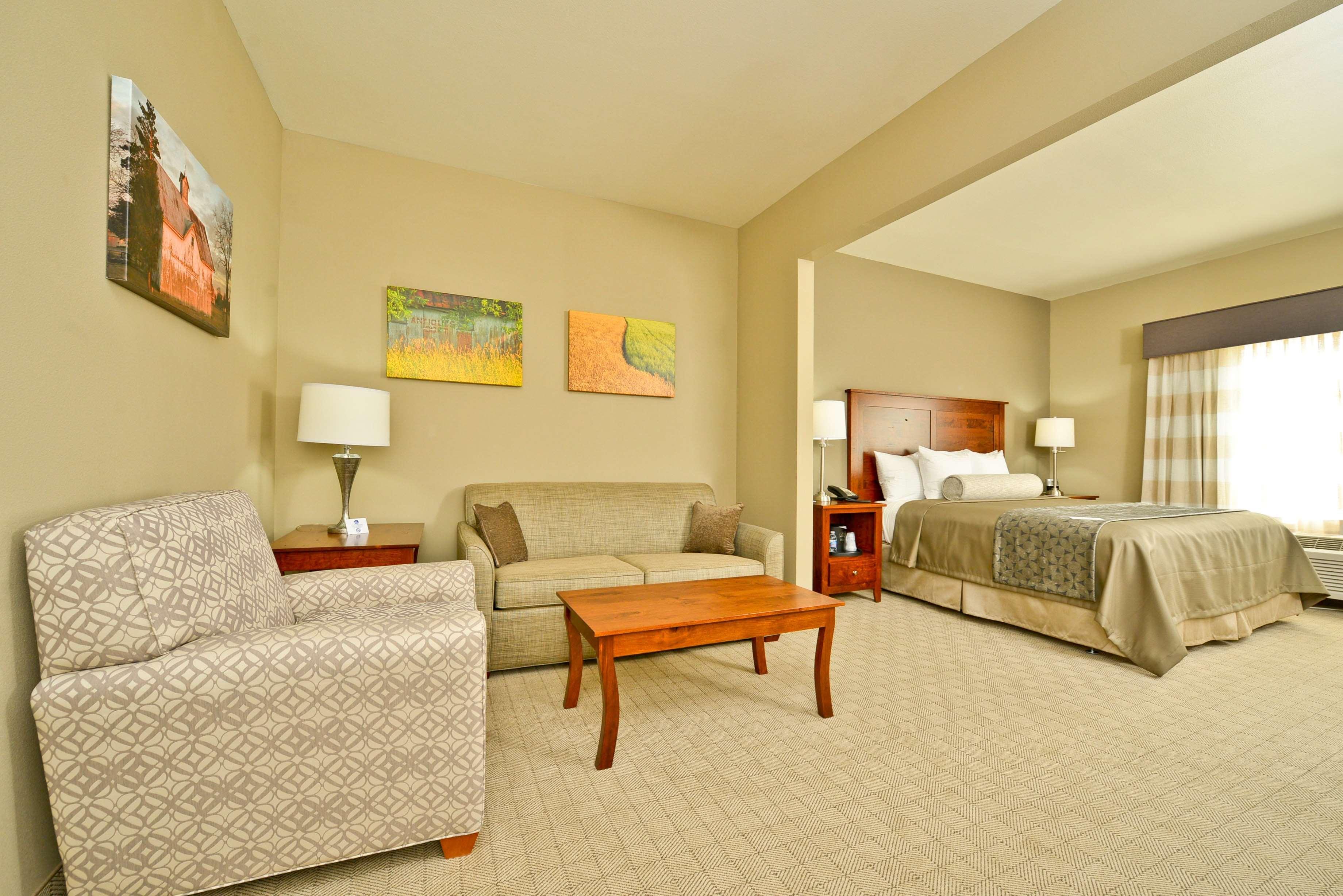 Best Western Plus Green Mill Village Hotel & Suites Arcola Kültér fotó
