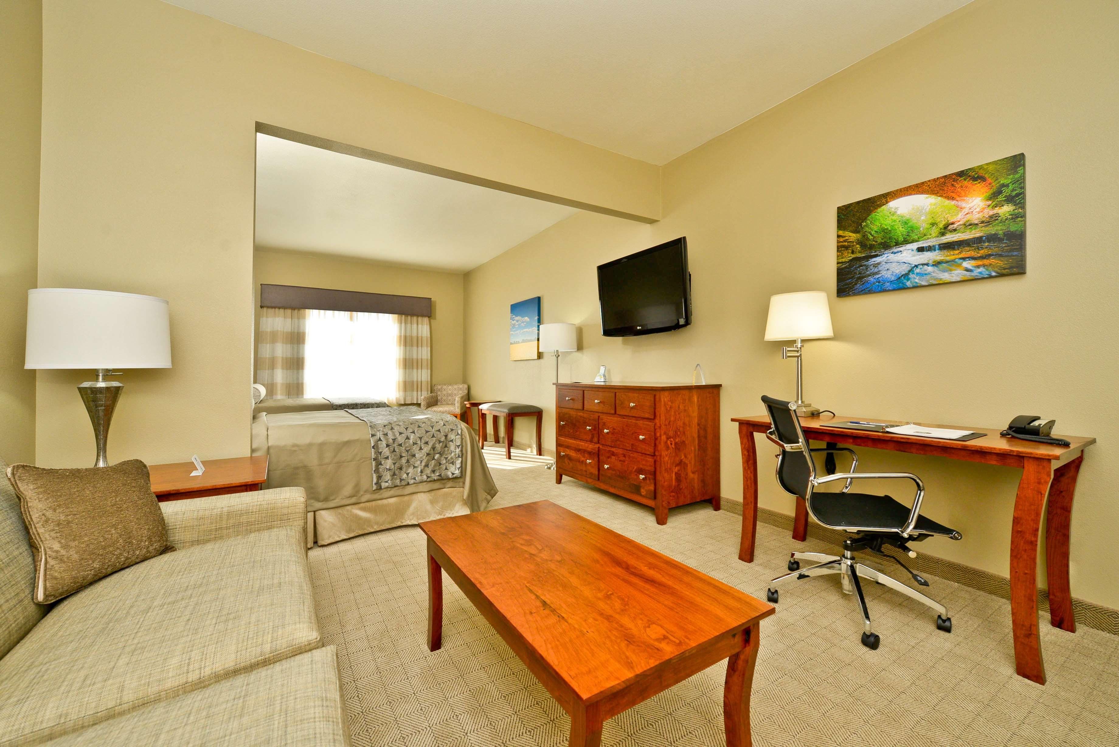 Best Western Plus Green Mill Village Hotel & Suites Arcola Kültér fotó