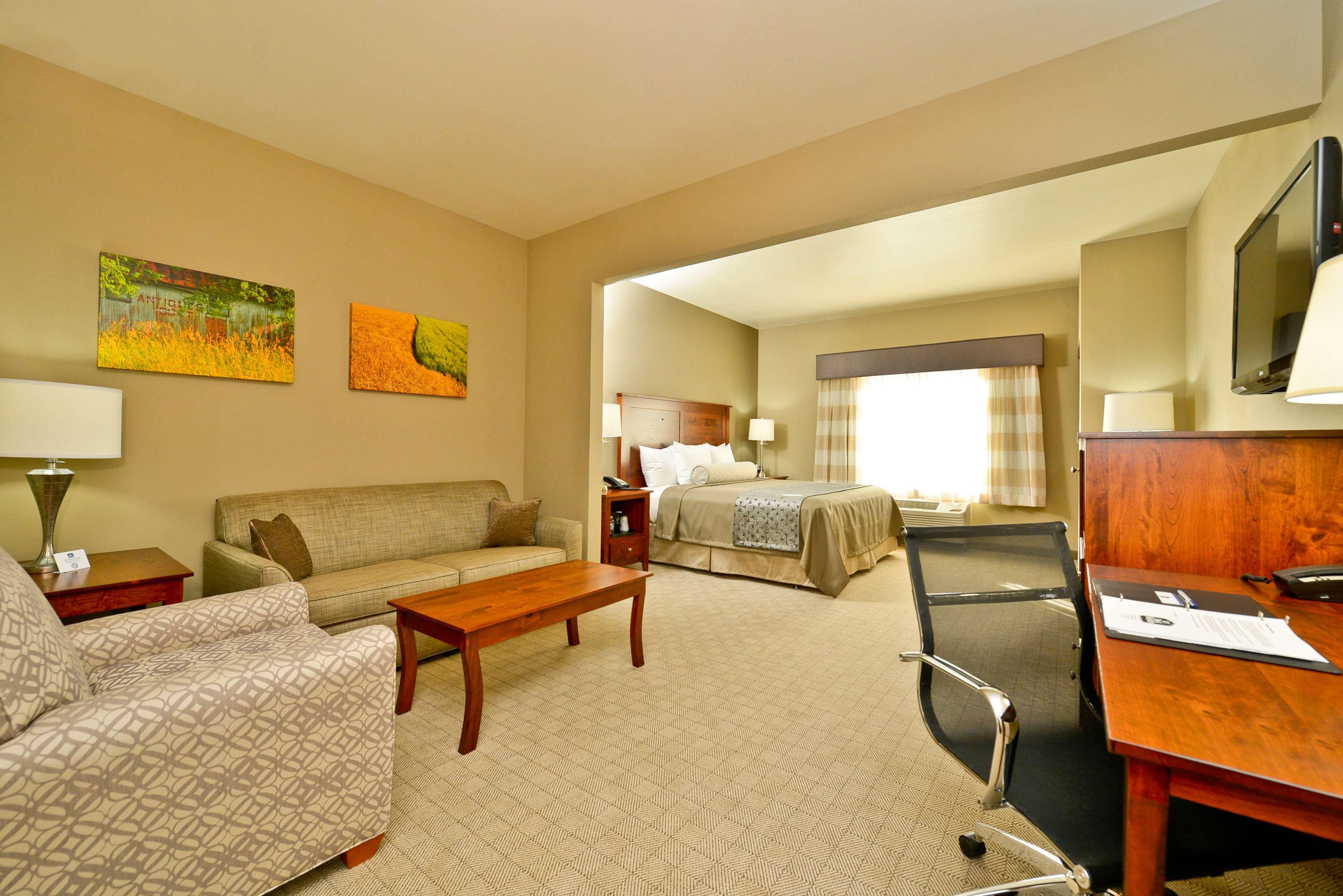 Best Western Plus Green Mill Village Hotel & Suites Arcola Kültér fotó